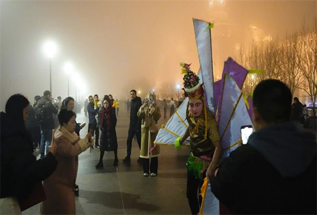 臨滄策劃公司/民族和國際的碰撞，今晚的外灘有點不一樣